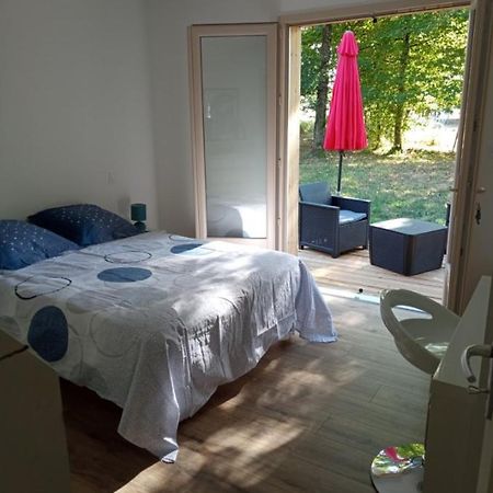 Chambre Au Calme Entouree Par La Nature. Saint-Leon-sur-Vezere Ngoại thất bức ảnh
