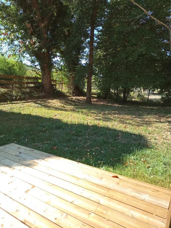 Chambre Au Calme Entouree Par La Nature. Saint-Leon-sur-Vezere Ngoại thất bức ảnh